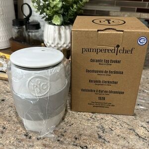 Brand new pampered chef ceramic egg cooker